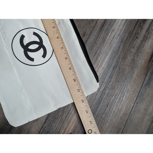 Chanel Beaute White Mini Pouch Makeup Cosmetic Bag Novelty from USA GWP - Picture 3 of 6